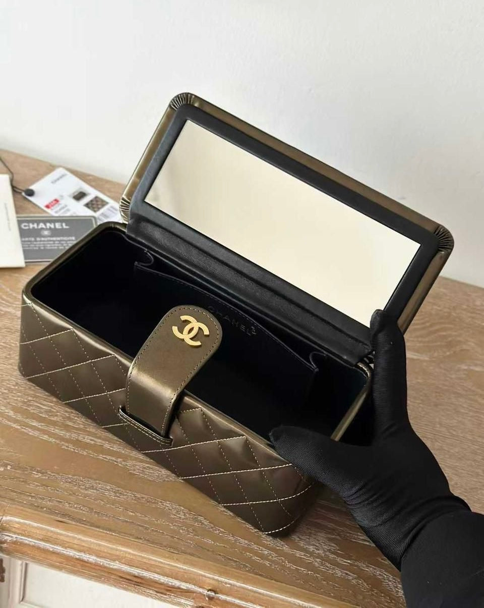 Chanel makeup bag 22cm